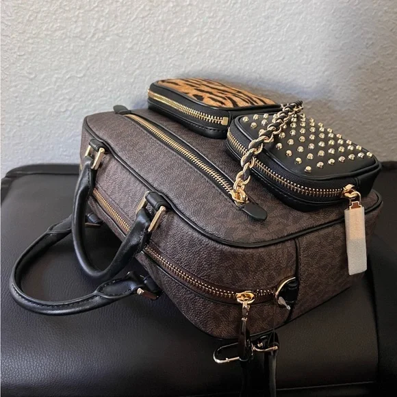 SALE🔥🔥MICHAEL KORS SIGNATURE ELLIOT STUDDED TIGER PRINT CALF HAIR SHOULDER BAG